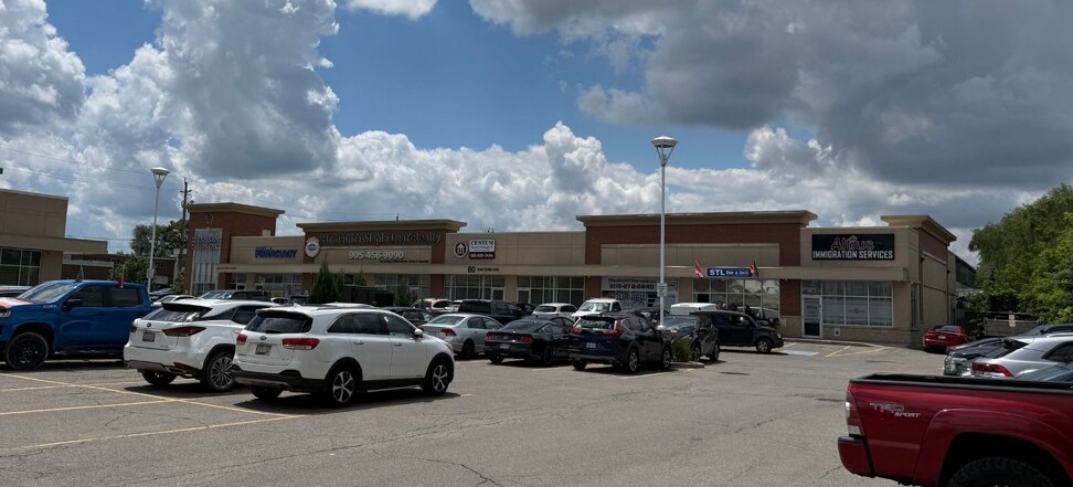 90 Eastern Ave, Brampton, ON à louer - Photo du bâtiment - Image 1 de 1