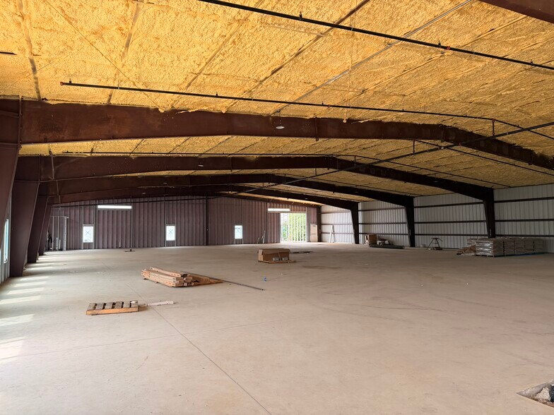 3127 E Howard Ln, Manor, TX à louer - Photo du bâtiment - Image 3 de 10
