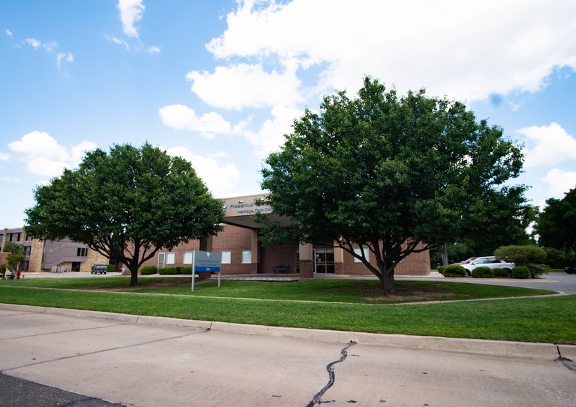 310 S Highland Ave, Oklahoma City, OK for sale - Building Photo - Image 2 of 16