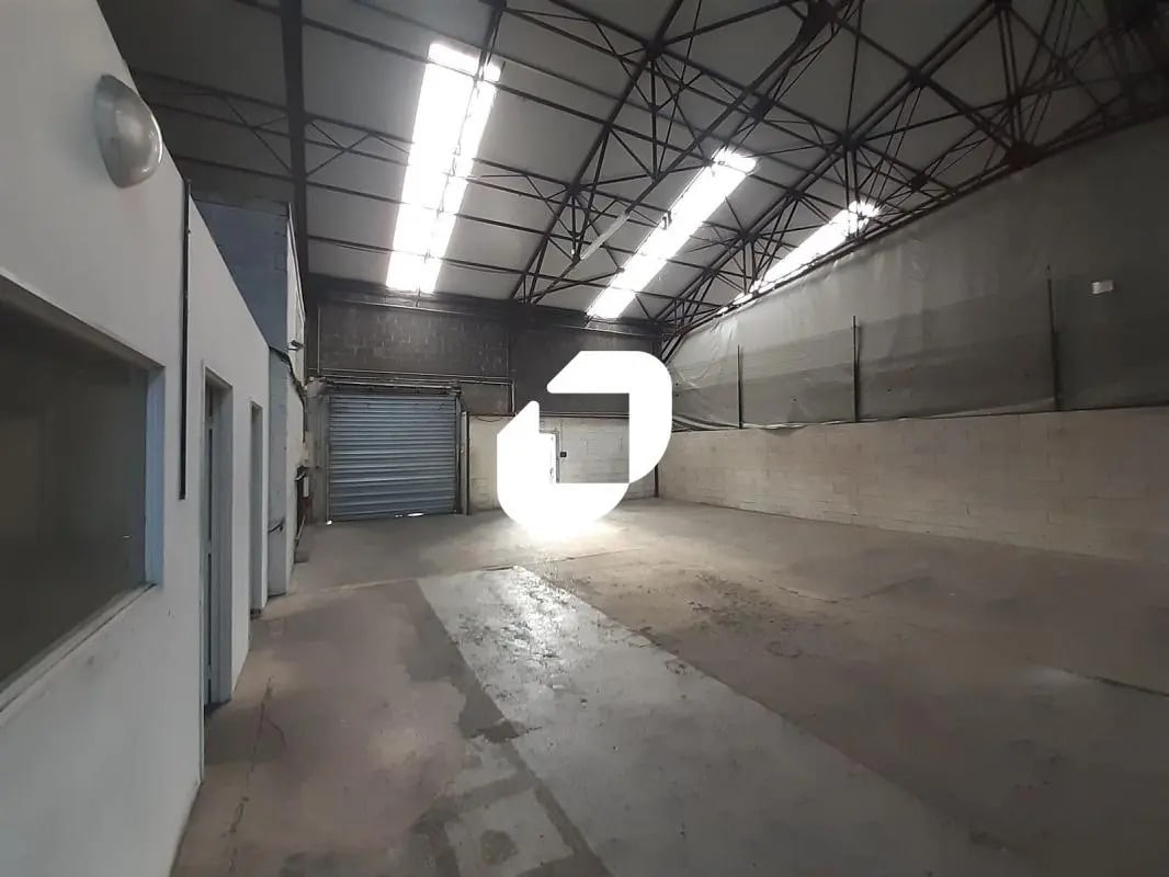 Office in Sucy-en-Brie for lease Interior Photo- Image 1 of 4