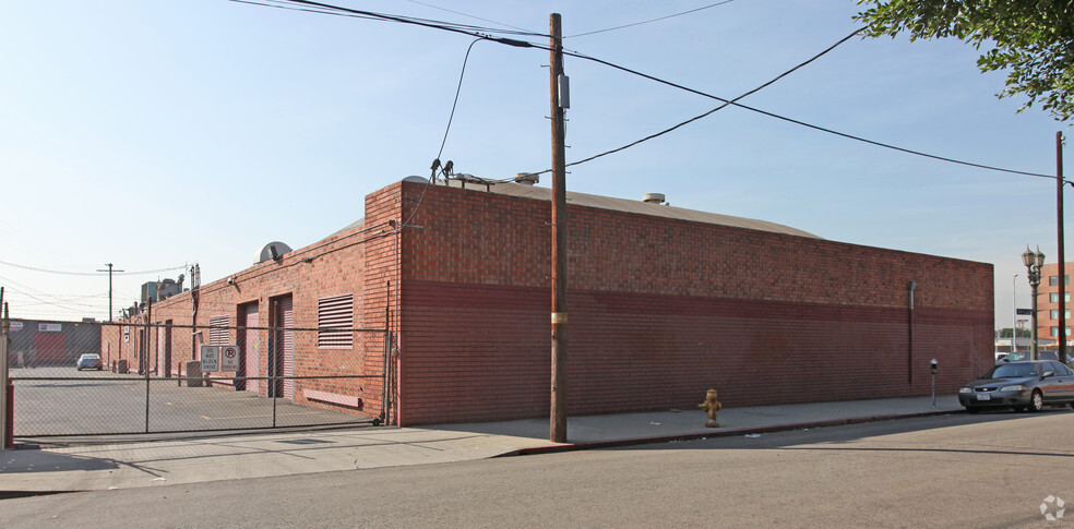 2200 S Hill St, Los Angeles, CA for lease - Building Photo - Image 3 of 5