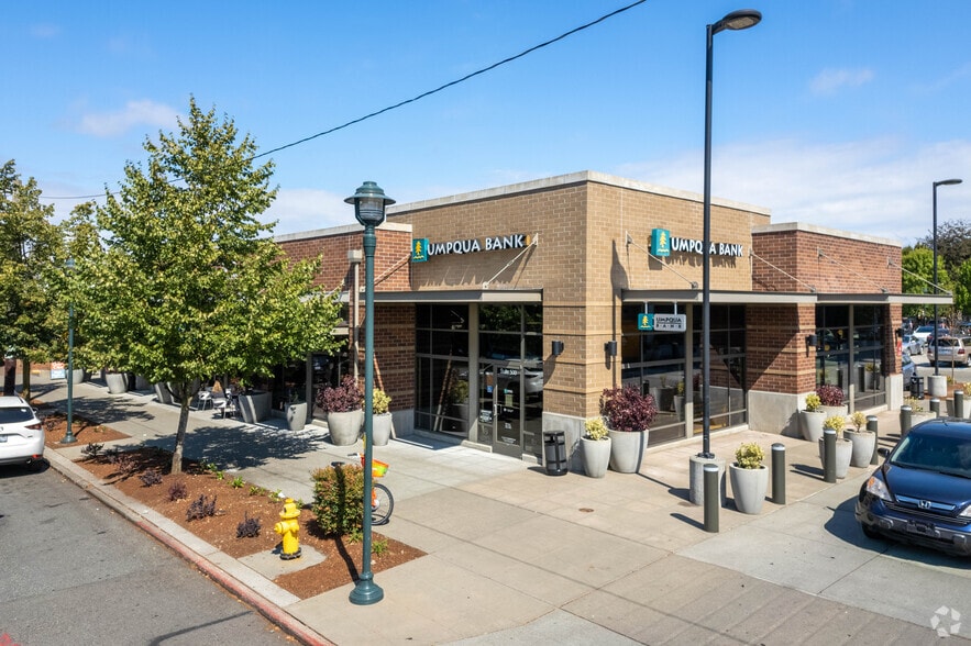 2620 California Ave SW, Seattle, WA for lease - Building Photo - Image 2 of 10