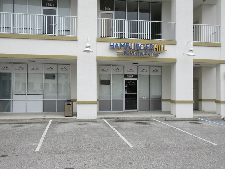 13302-13428 Telecom Dr, Tampa, FL à louer - Photo du bâtiment - Image 3 de 4