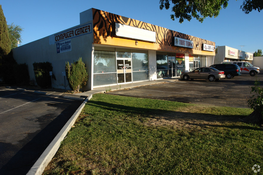 44515-44519 10th St W, Lancaster, CA for lease - Building Photo - Image 3 of 6