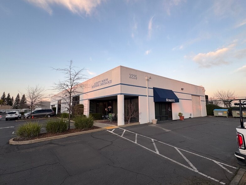 3225 Monier Cir, Rancho Cordova, CA for lease - Building Photo - Image 1 of 32