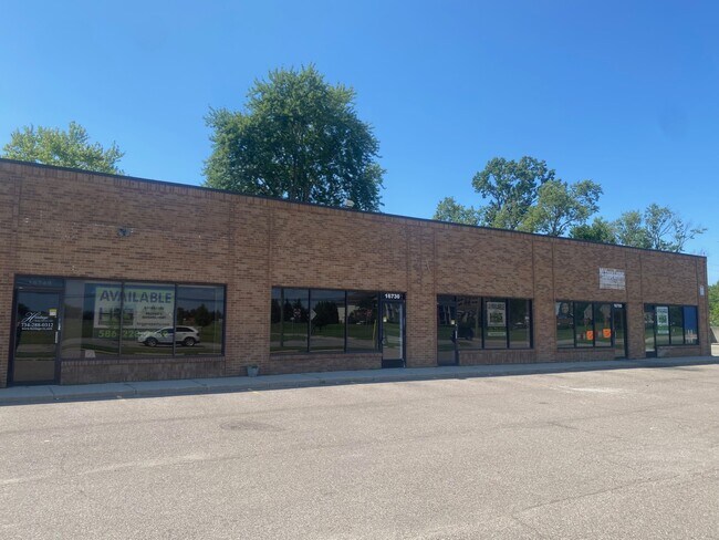 Plus de détails pour 16700-16950 Allen Rd, Taylor, MI - Bureau/Commerce de détail à louer