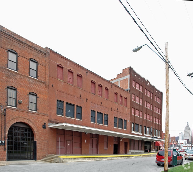 2020-2060 Walnut St, Kansas City, MO à vendre - Photo du bâtiment - Image 2 de 11
