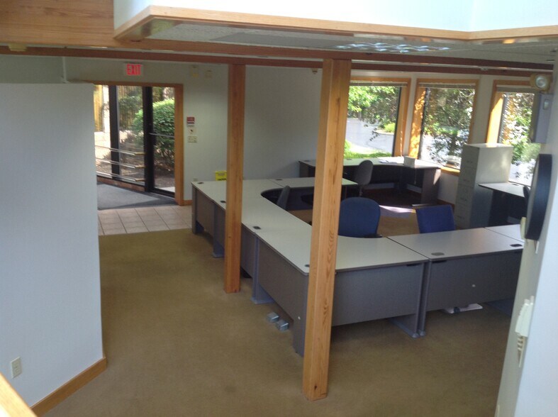 8-10 Aldrin Rd, Plymouth, MA à louer - Photo intérieure - Image 2 de 16