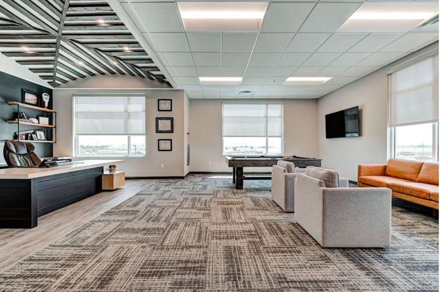 3110 N Interstate Dr, Norman, OK for lease - Interior Photo - Image 3 of 26