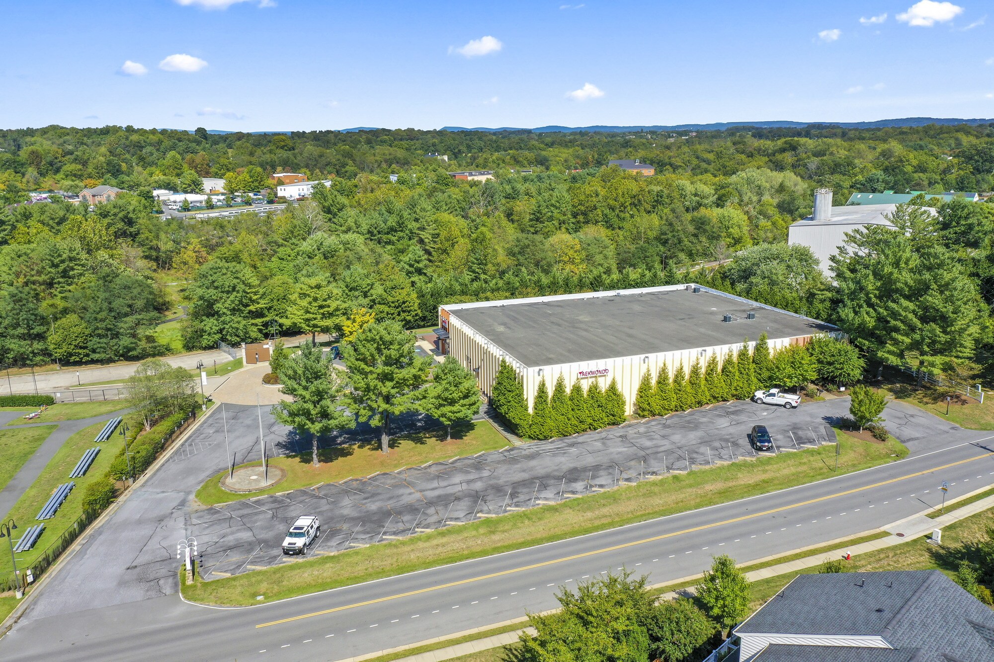 310 N 21st St, Purcellville, VA for lease Building Photo- Image 1 of 30