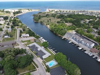 More details for 520 Water St, Manistee, MI - Hospitality for Sale