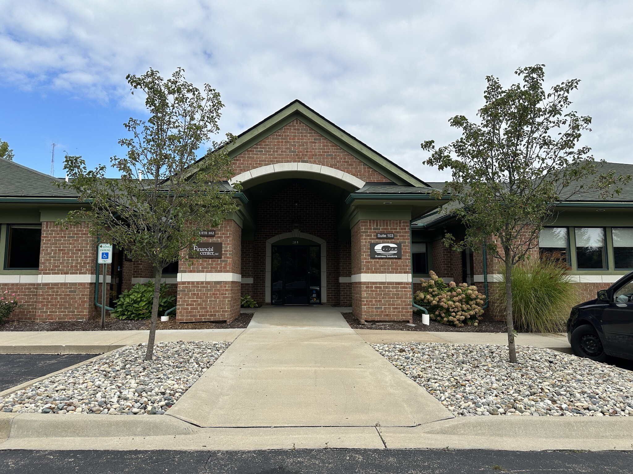 41895 W 11 Mile Rd, Novi, MI for sale Building Photo- Image 1 of 1