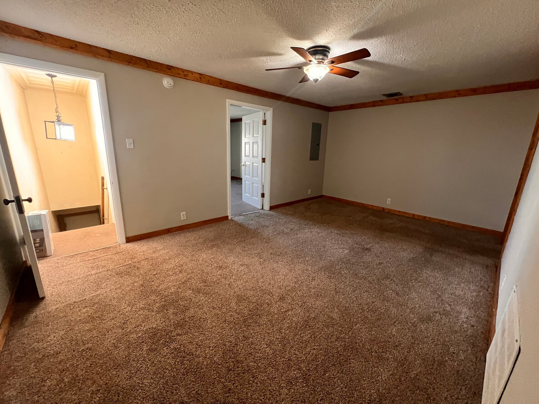 280 1/2 Main Cross St, Charlestown, IN à vendre Photo du bâtiment- Image 1 de 1