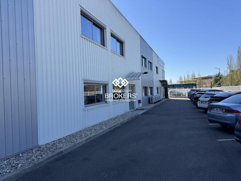 Flex dans Vourles à louer - Photo du bâtiment - Image 1 de 25