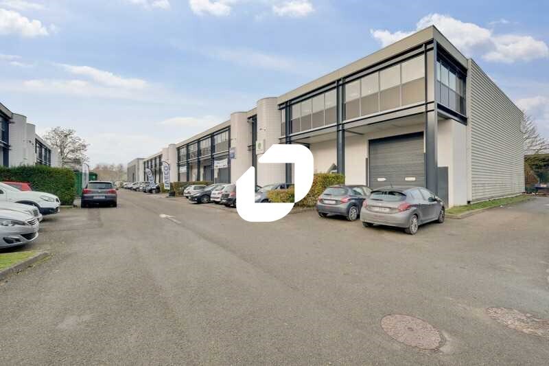 Flex dans Élancourt à louer - Photo du bâtiment - Image 1 de 15