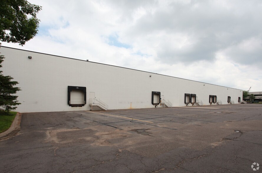 2290-2298 Woodale Dr, Mounds View, MN à louer - Photo du bâtiment - Image 2 de 3