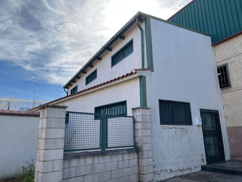 Industriel dans Malpartida de Cáceres à vendre - Photo du bâtiment - Image 2 de 7