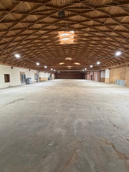 8001 Beach St, Los Angeles, CA à louer - Photo du bâtiment - Image 2 de 16