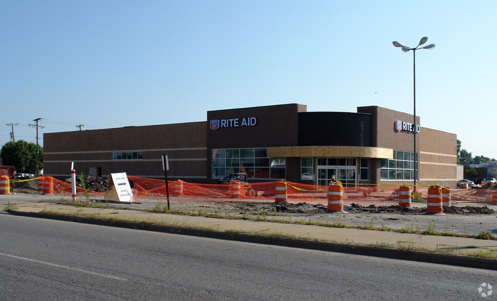 105 Golden Gate Plz, Maumee, OH for lease - Building Photo - Image 2 of 2