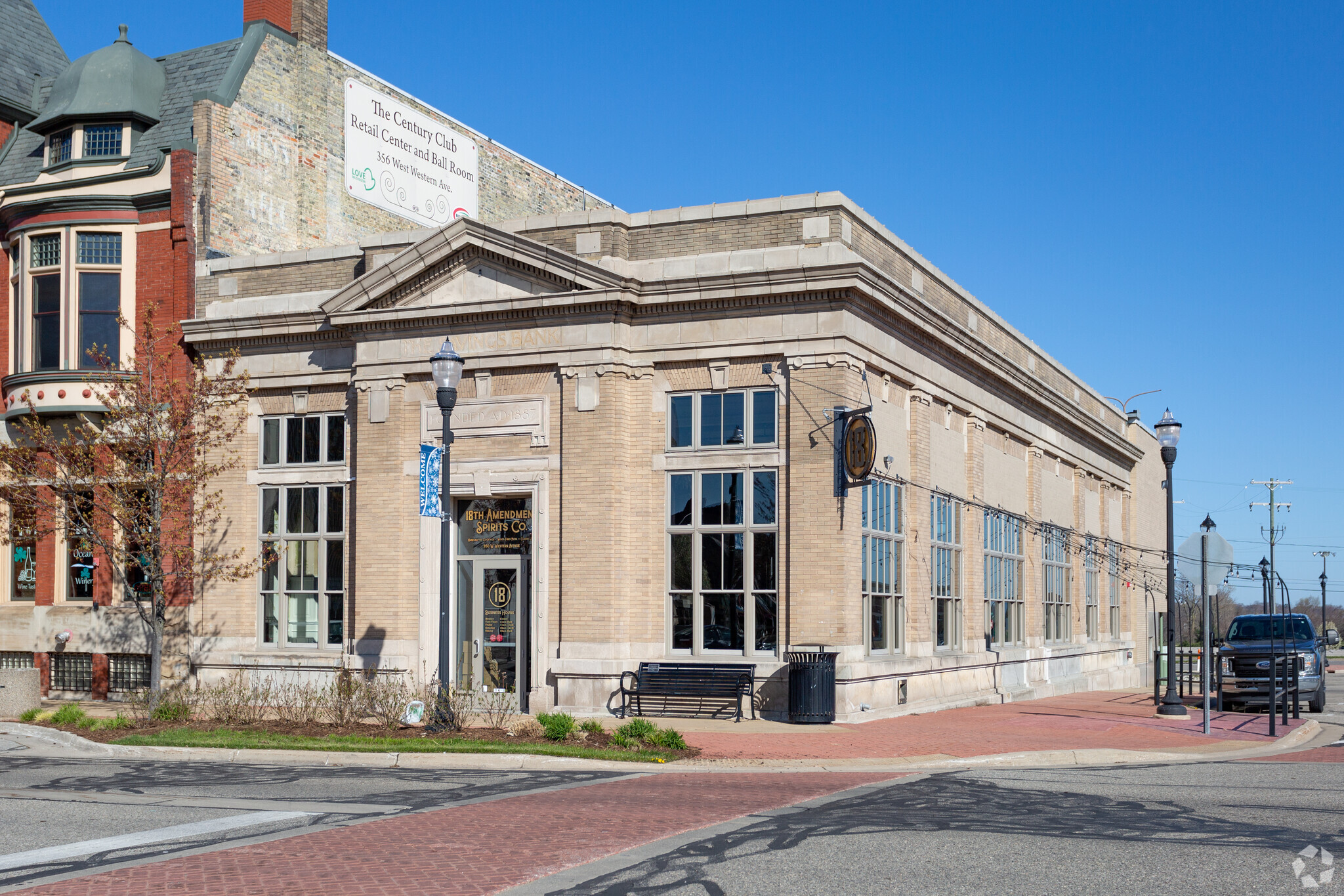 350 W Western Ave, Muskegon, MI for sale Primary Photo- Image 1 of 1