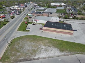 2935 Madison Ave, Indianapolis, IN - AERIAL  map view