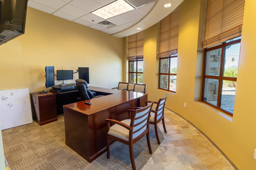 1725 E Skyline Dr, Tucson, AZ à louer - Photo intérieure - Image 2 de 18