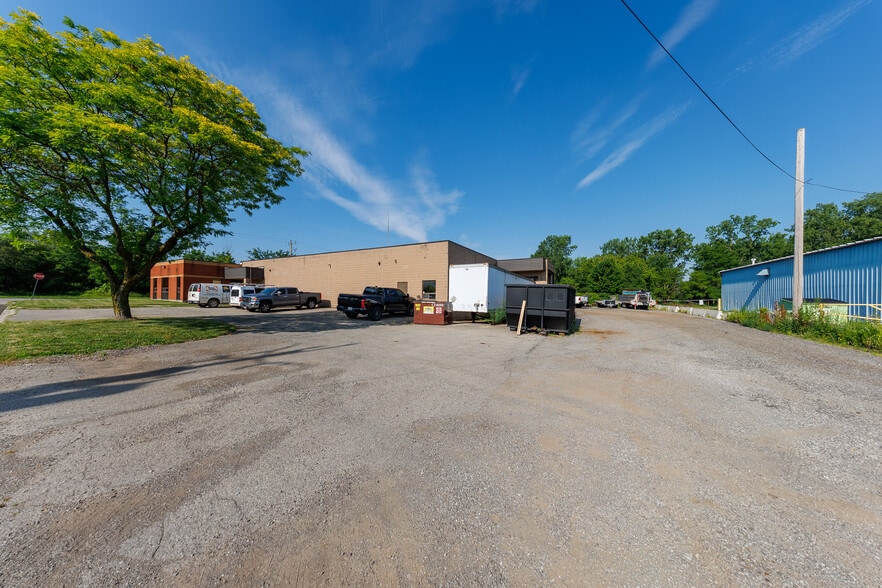 408 Jarvis St, Fort Erie, ON for sale - Building Photo - Image 3 of 33