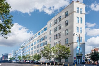Plus de détails pour 2728 Thomson Ave, Long Island City, NY - Multi-résidentiel à vendre