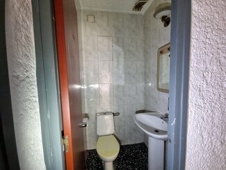 Plus de détails pour Multi-résidentiel à vendre