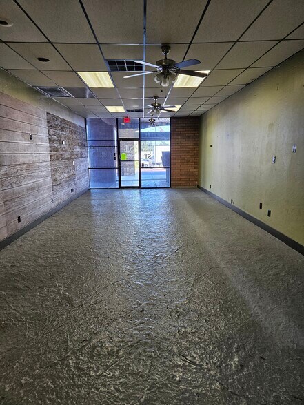 4139 W Bell Rd, Phoenix, AZ à louer - Photo du bâtiment - Image 2 de 4