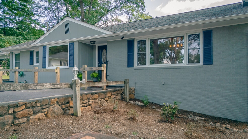 3042 Brambleton Ave, Roanoke, VA for sale - Building Photo - Image 3 of 37