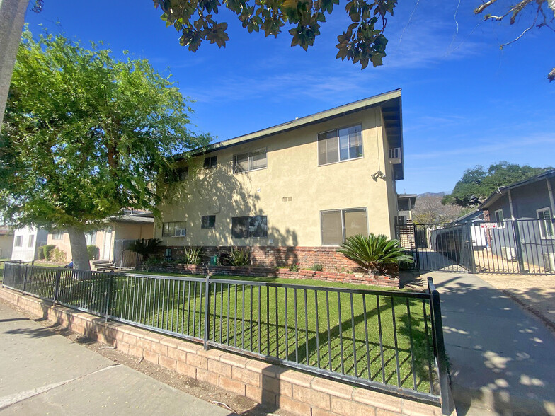 231 E Maple Ave, Monrovia, CA à vendre - Photo du bâtiment - Image 3 de 8