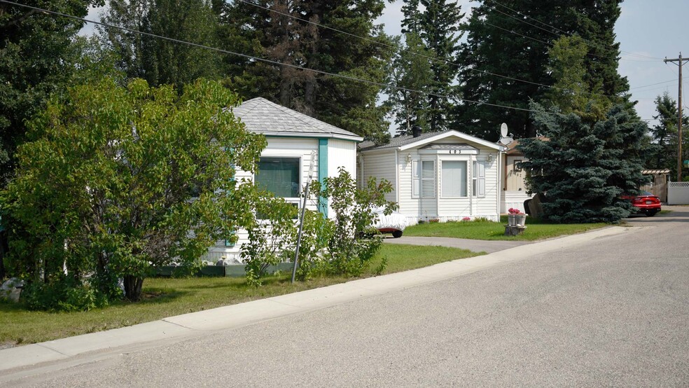 700 Carmichael Lane, Hinton, AB à vendre - Photo du b timent - Image 3 de 18