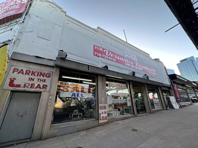 31-28 Queens Blvd, Long Island City, NY à louer - Photo du bâtiment - Image 3 de 8