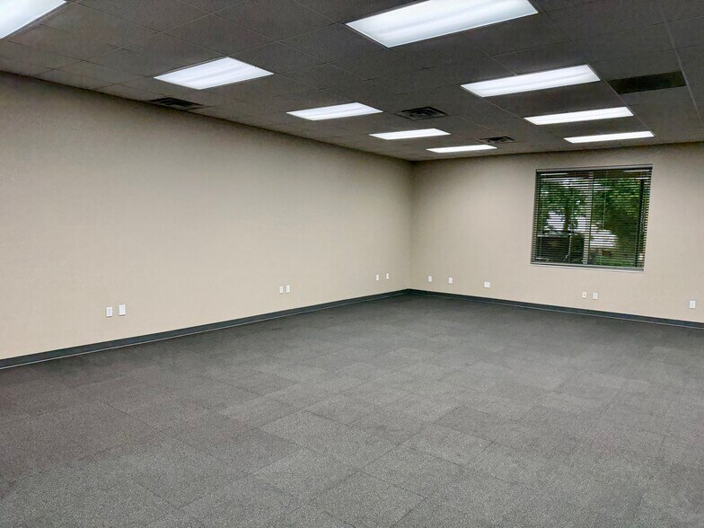 2170 Interstate 20 W, Arlington, TX à louer - Photo du bâtiment - Image 3 de 8