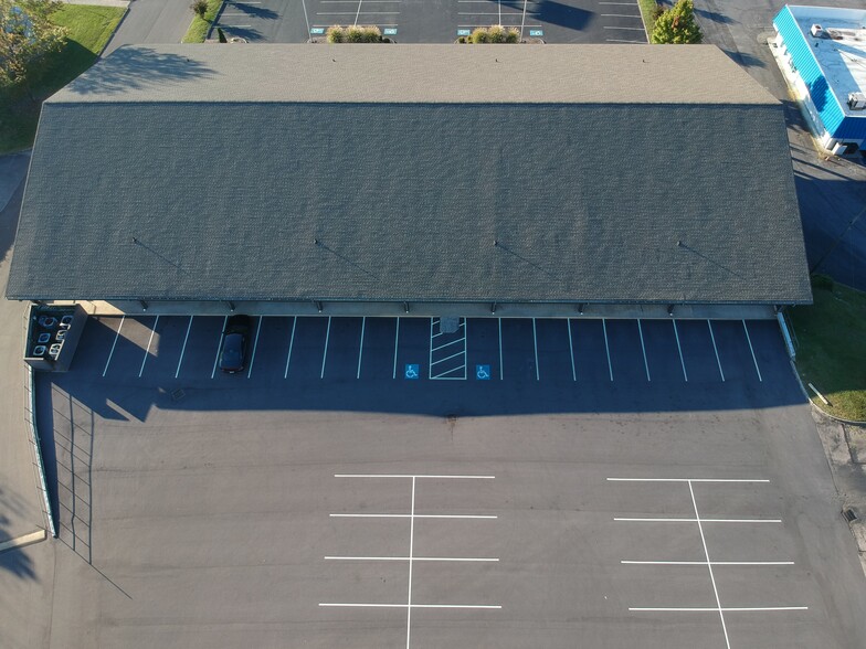 1135 Volunteer Pky, Bristol, TN for lease - Building Photo - Image 3 of 6