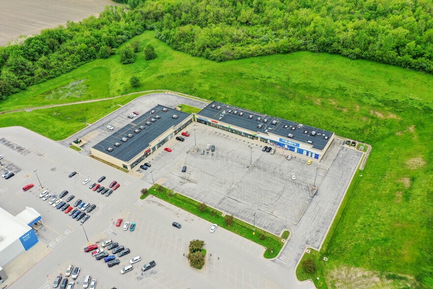 626 Wesley Dr, Wood River, IL à louer - Photo du bâtiment - Image 2 de 10