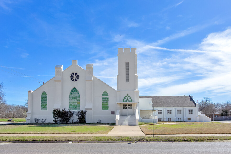 224 S 9th St, Durant, OK for sale - Building Photo - Image 1 of 32