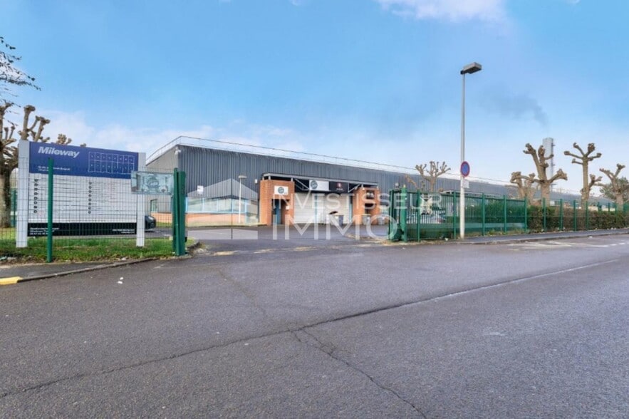 Office in Villepinte for lease - Building Photo - Image 3 of 4