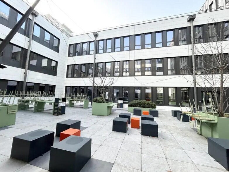 35-37 Rue Louis Guérin, Villeurbanne for lease - Building Photo - Image 2 of 4