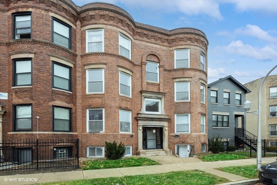 4524 S Calumet Ave, Chicago, IL à vendre - Photo du bâtiment - Image 1 de 9