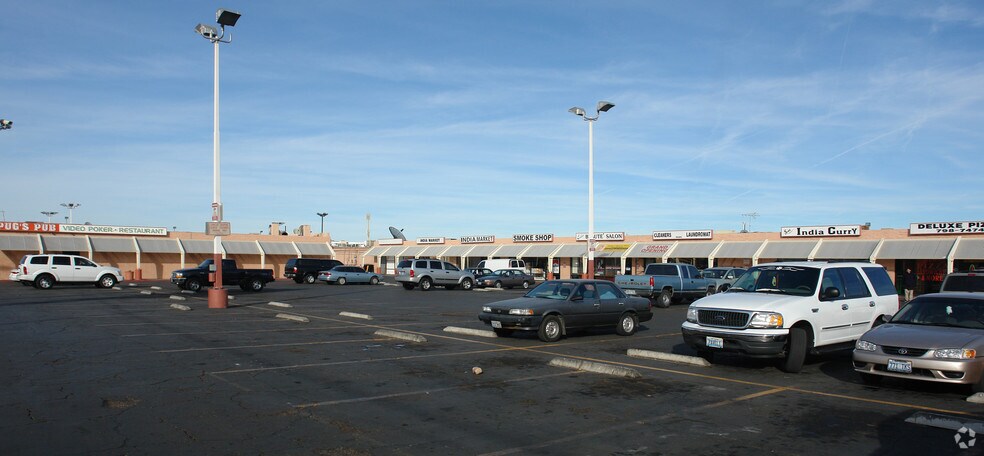 4972 S Maryland Pky, Las Vegas, NV à louer - Photo du bâtiment - Image 3 de 3