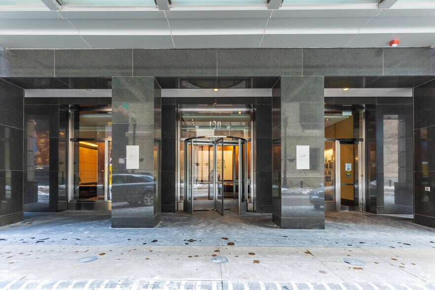 130 N Garland Ct, Chicago, IL à louer - Photo du bâtiment - Image 3 de 9