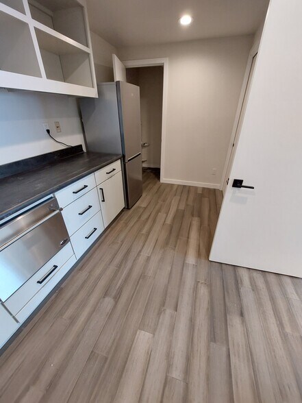 2106 NW Vernon Pl, Seattle, WA à louer - Photo intérieure - Image 3 de 11