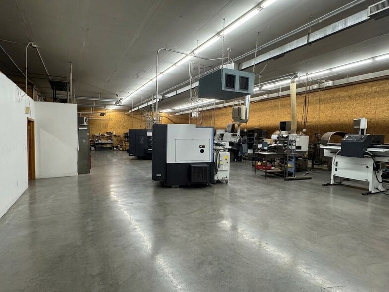 9781 86th Ave N, Maple Grove, MN for lease - Building Photo - Image 3 of 12