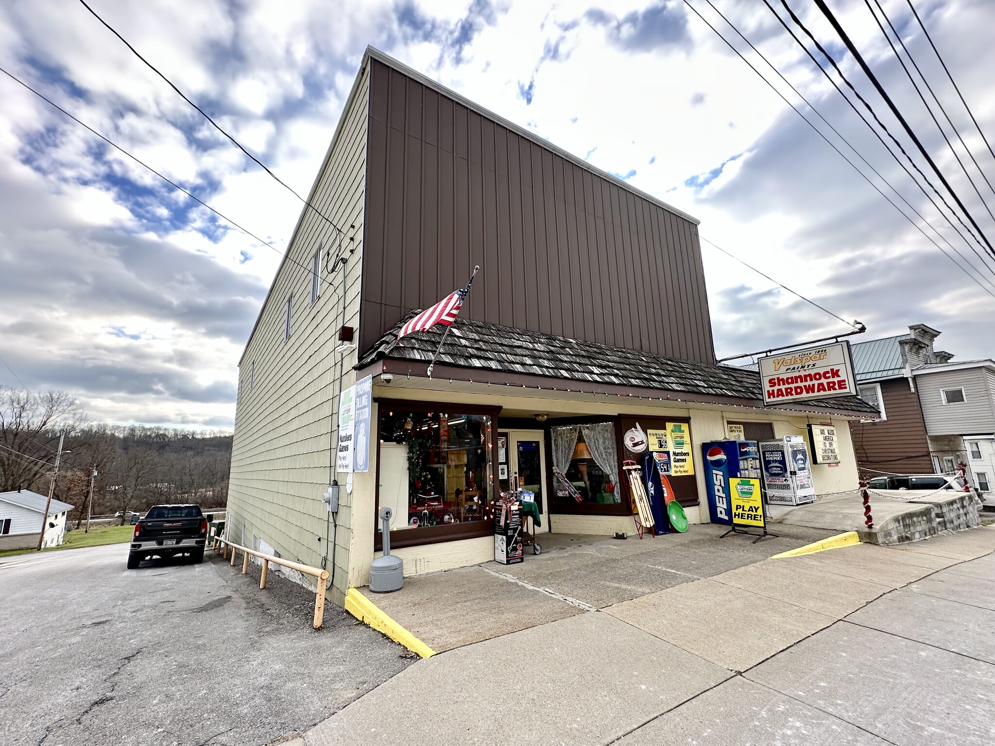 634 W Main St, Rural Valley, PA for sale Primary Photo- Image 1 of 18