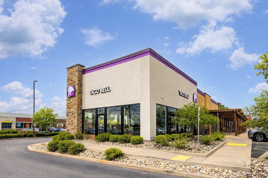 965 E Tournament Trl, Westfield, IN à vendre - Photo du bâtiment - Image 2 de 6