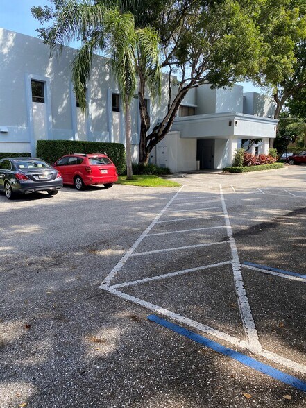 1599 NW 9th Ave, Boca Raton, FL à louer - Photo du bâtiment - Image 1 de 4