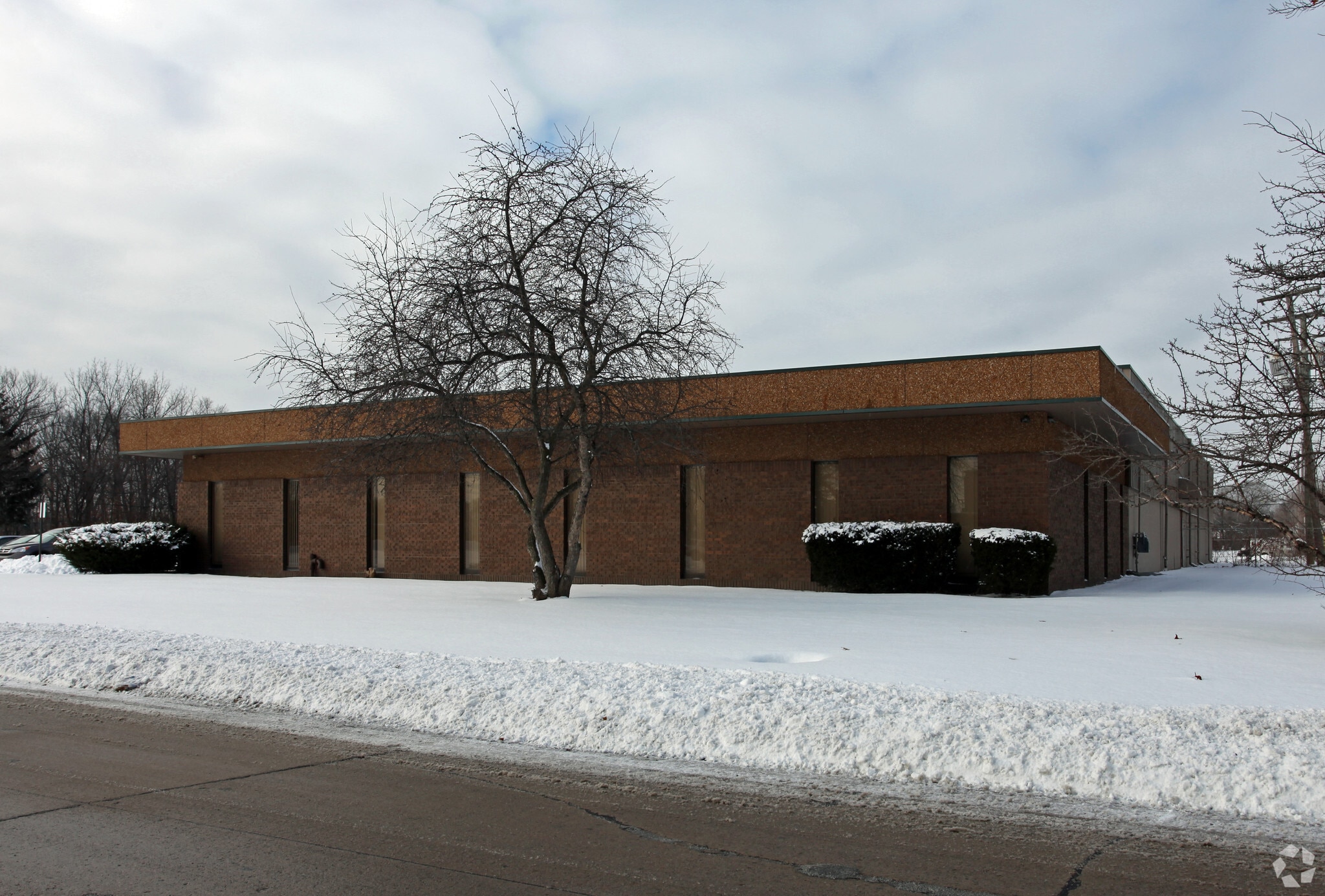 37250 Plymouth Rd, Livonia, MI for lease Primary Photo- Image 1 of 14