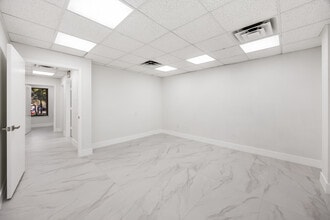 150 NW 70th Ave, Plantation, FL à louer Photo intérieure- Image 1 de 10